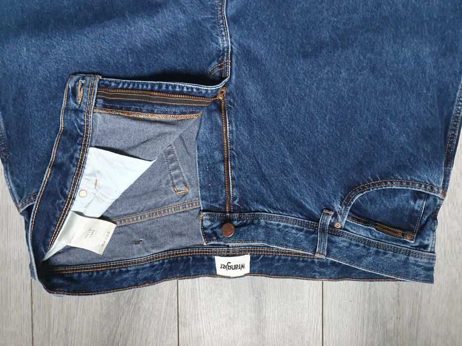 Blugi WRANGLER "Texas" - Marime W42 L32 (Talie 106 cm)