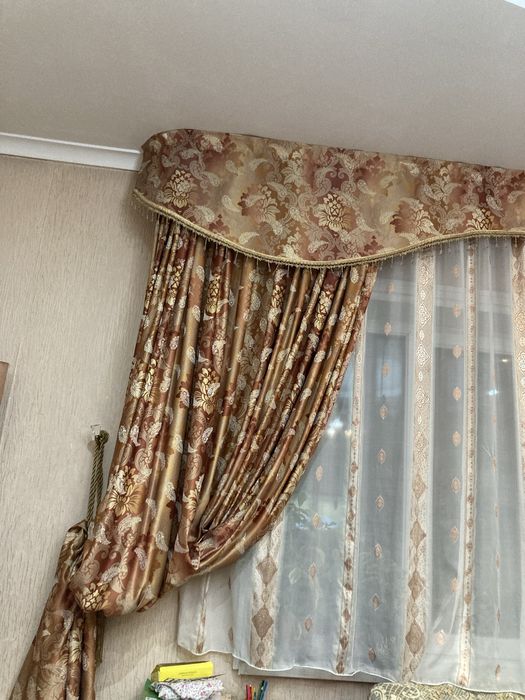 Шторы для холла в отличном состоянии