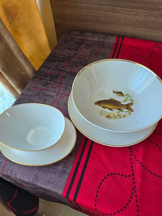 Порцеланов комплект плато, купа и сосиера