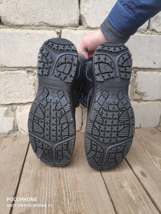 Продам мужские ботинки