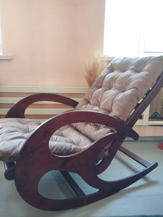 Продам кресло качалку