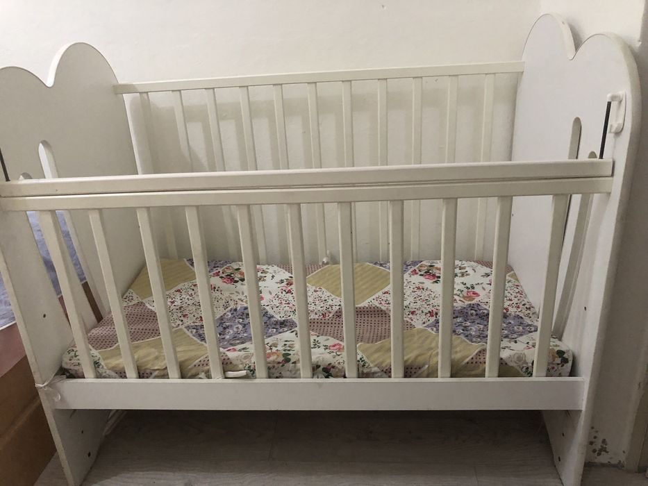 Детский манеж с матрасом