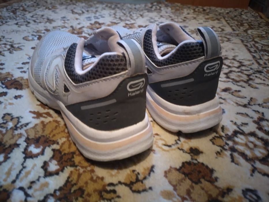 Спортни дамски маратонки от Холандия