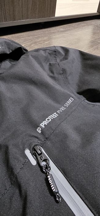 Сноуборд/ски яке Protest Pvre 20K