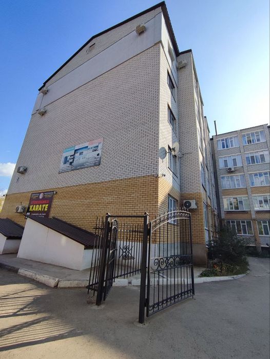 Продам 2хх ком.Центр Уневермаг