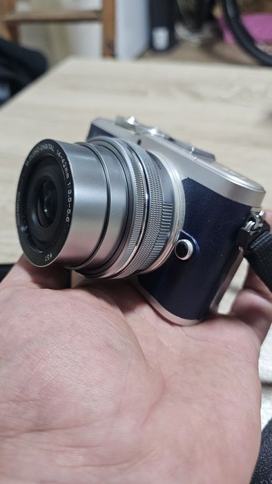 Olympus mirrorless  EP L 9
