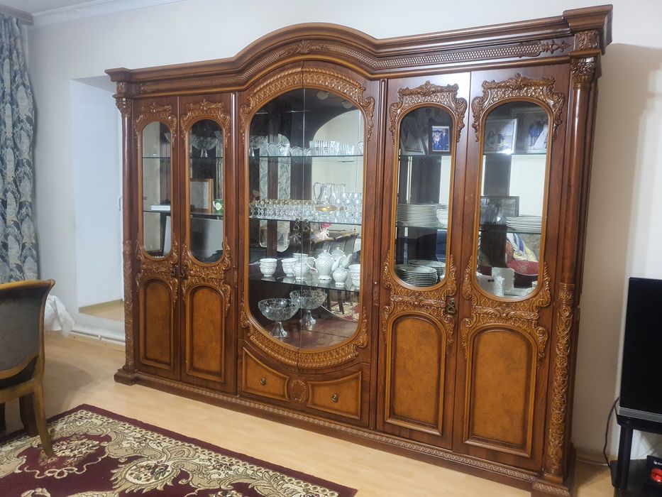 Сервант в гостиную