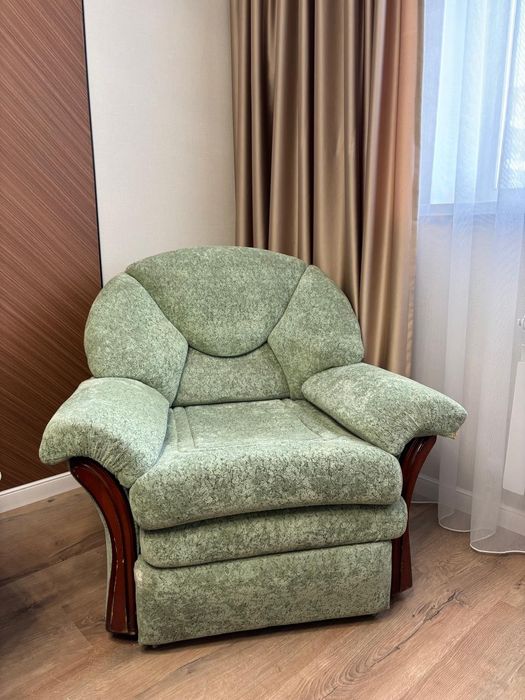 Продам  мягкую мебель .