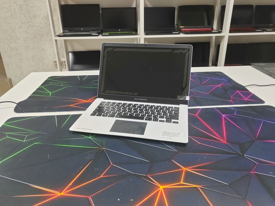 Ноутбук Celeron J4125/ 8Гб/ ССД 128/ UHD