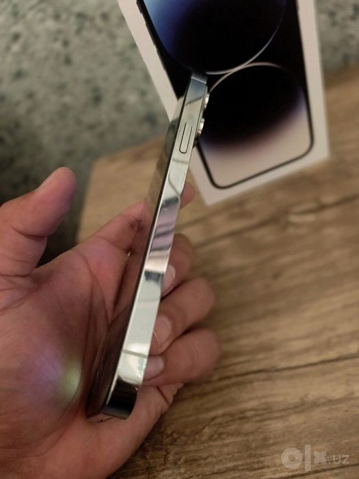 iPhone 14proMax 
Rangi. Oq
Batariya 77% 
100% hamma joyi ishlaydi usta