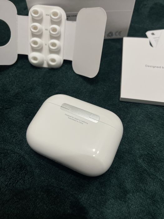 Airpods pro 3 active noise canceling