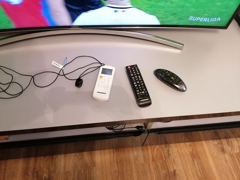 Vând televizor Samsung H 8000 curbat