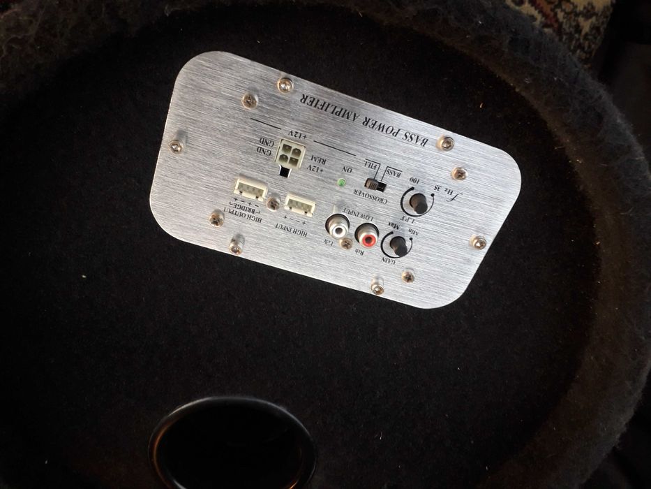 Саббуфер     автомобильный