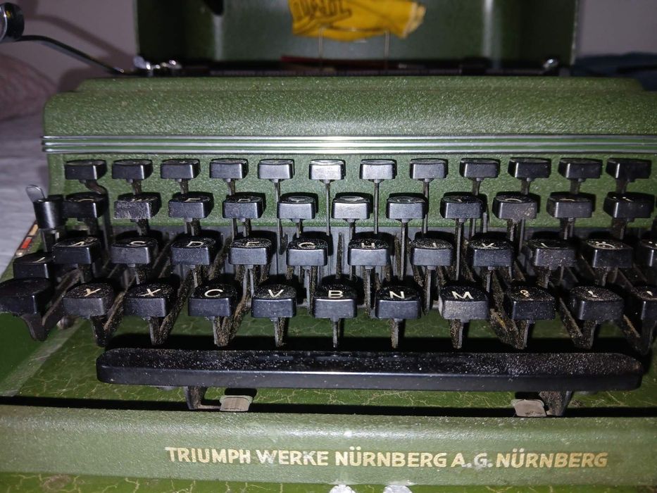 Стара пишеща машина