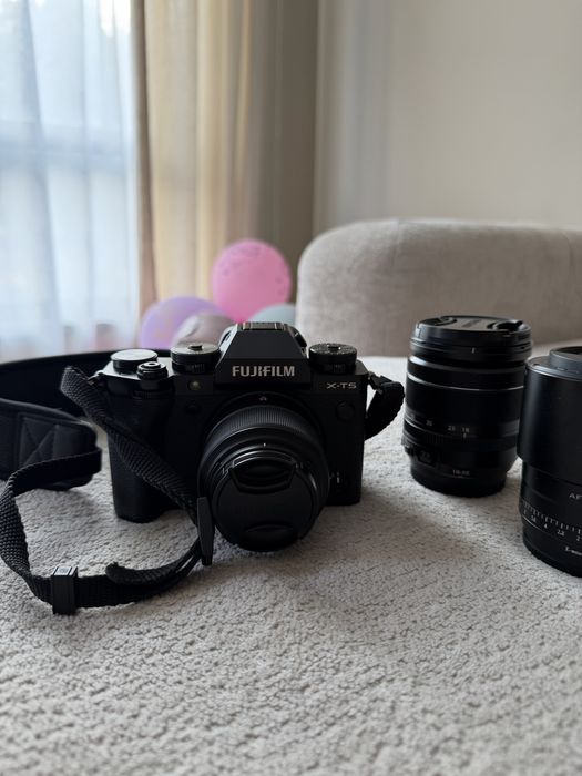 Fujifilm X-T5 + 3 обектива