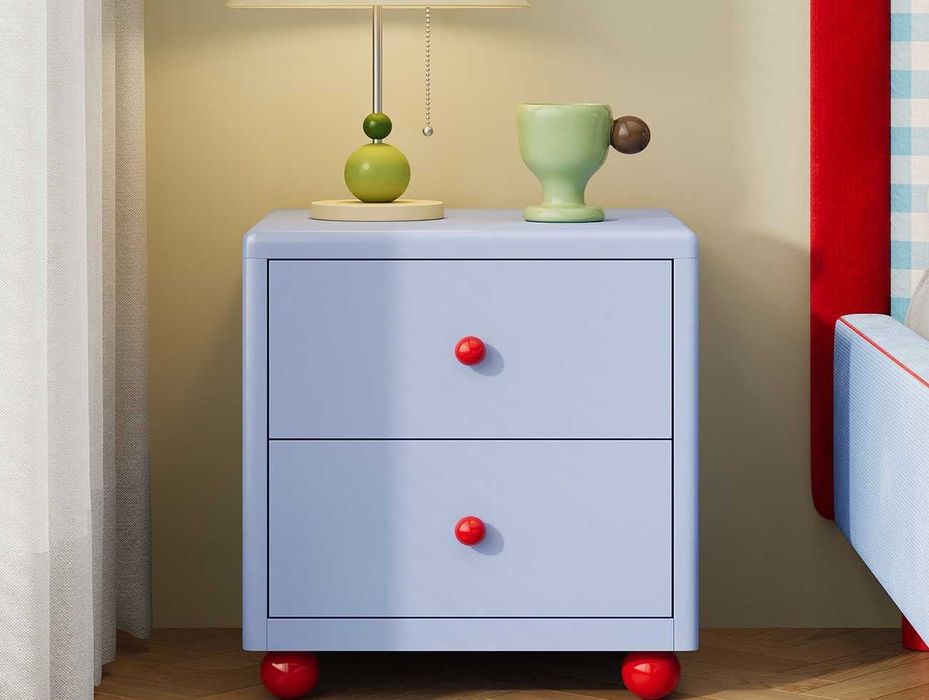 Мини тумбочка у кровати разного оттенка\Kichik tumba har-hil rangda