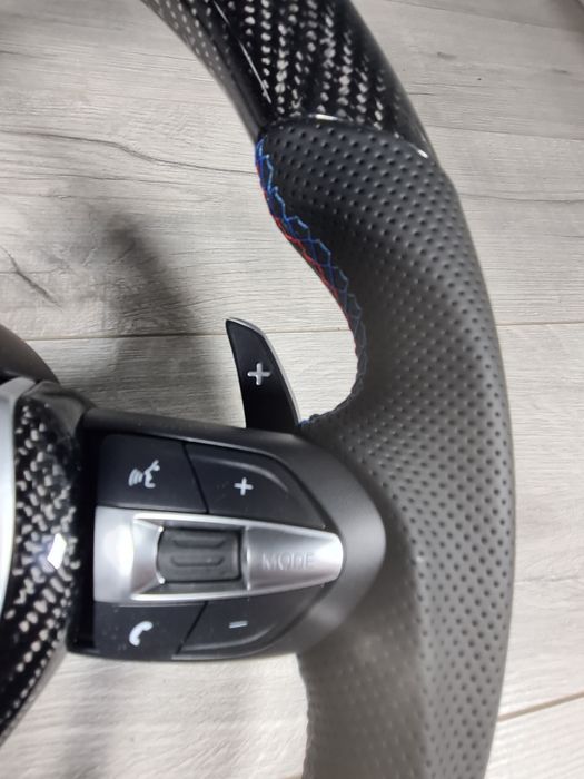 Volan-Carbon-Bmw-Seria-5-6-7-F10-F11-F06-F12-F01-F02-F07-F90-M5-M6-Nou