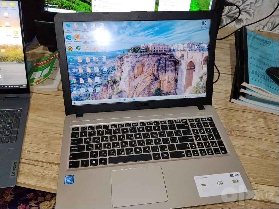 Asus noutbuk sotiladi