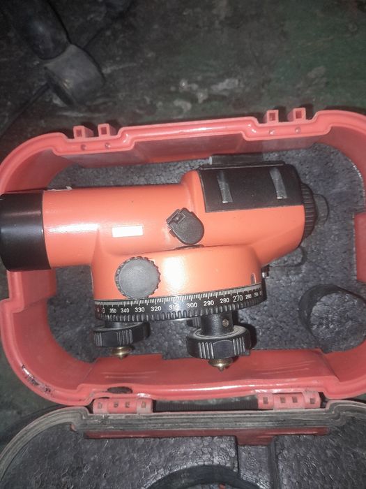 Продам нивелир NEDO E 20
