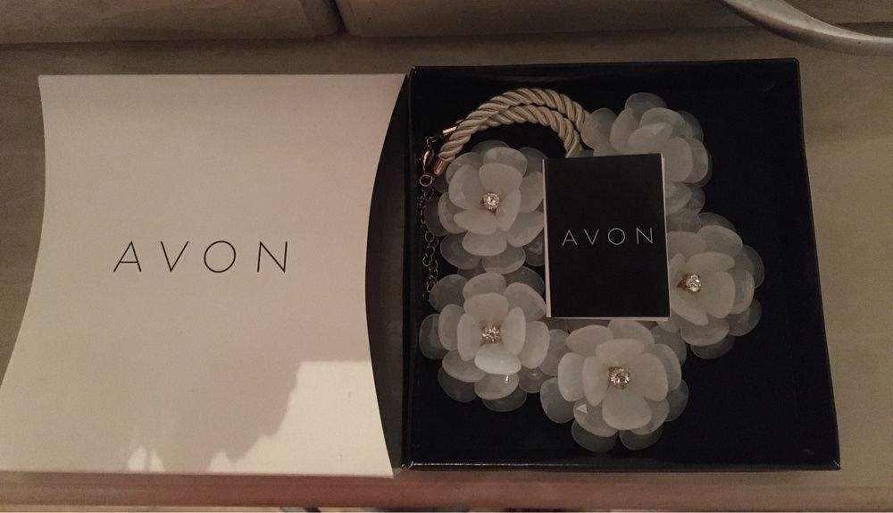 На подарок шикарное колье