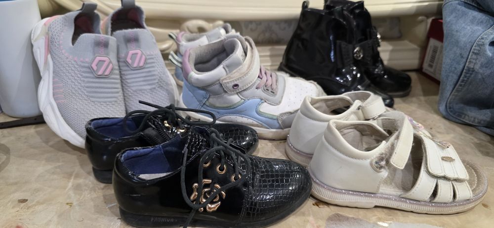 Обувь для девочек.