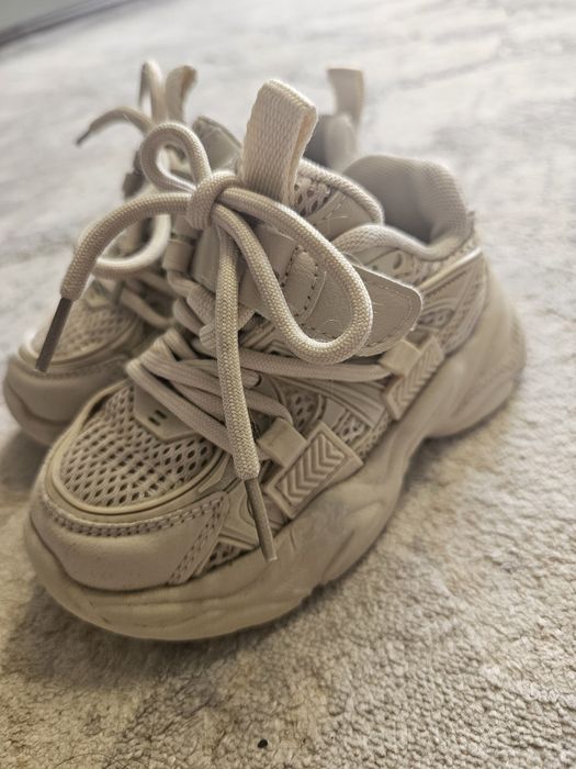 Продам красовки 2000