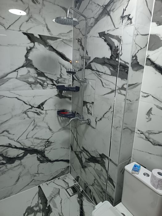 Аксесоари за баня параван душ батерия мивка дизайнерска