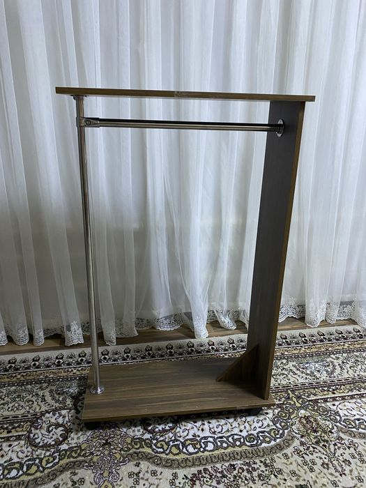 Вешалка напольная для одежды