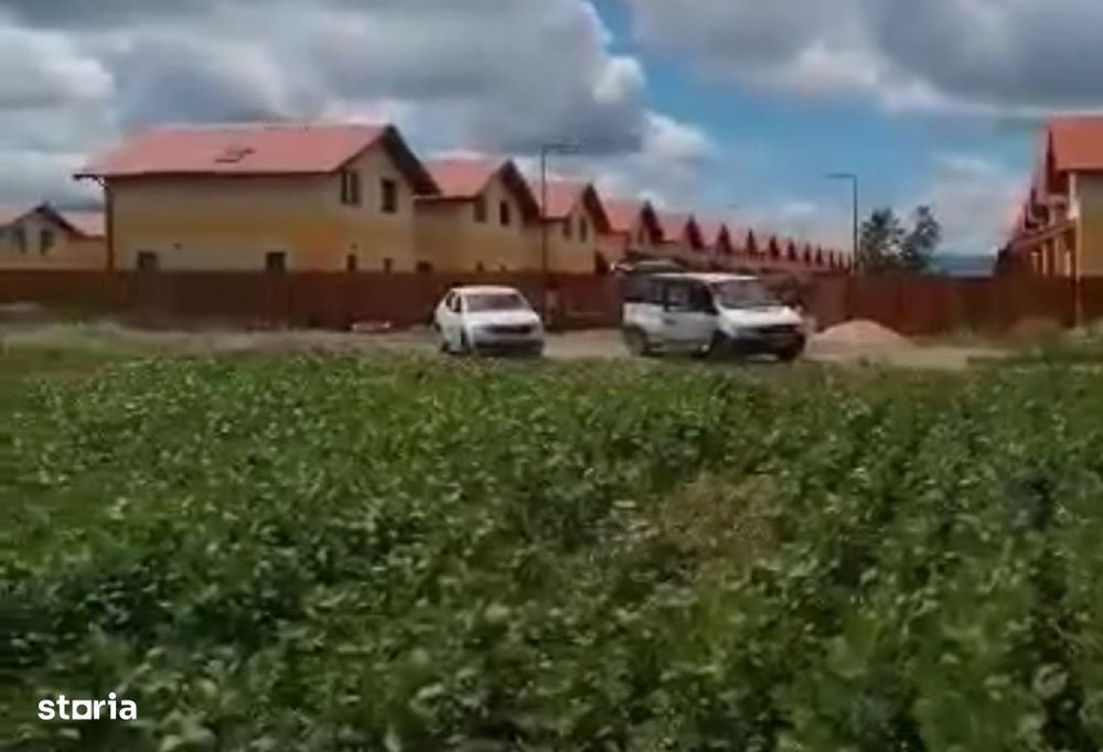 Teren cu utilitati in capatul strazii Bucegi
