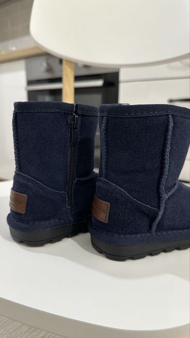 Продам детские угги