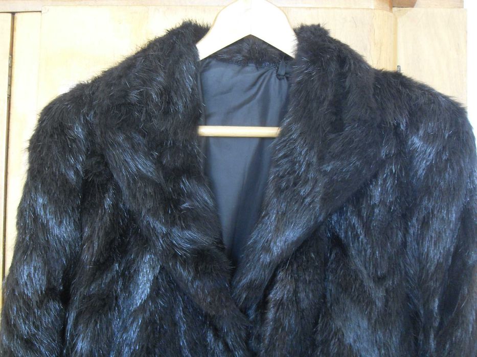 Продавам кожено палто