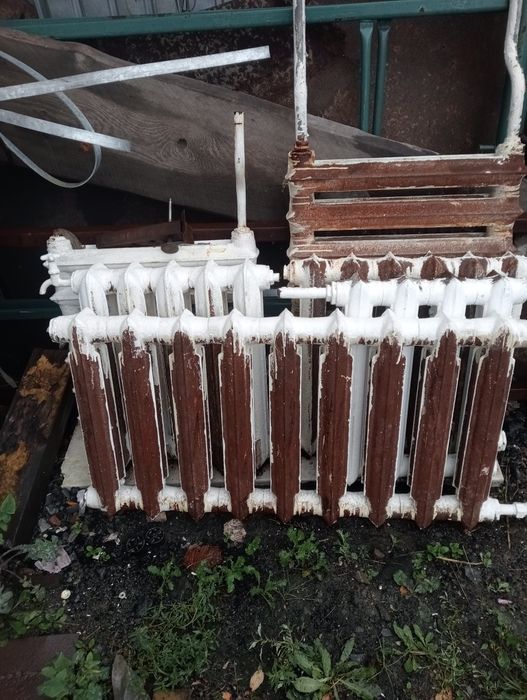 Продам батарею чугунную