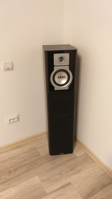 2 Boxe AKAI model SS006A-305 cu 150W impecabile dimensiuni 105x26x33cm