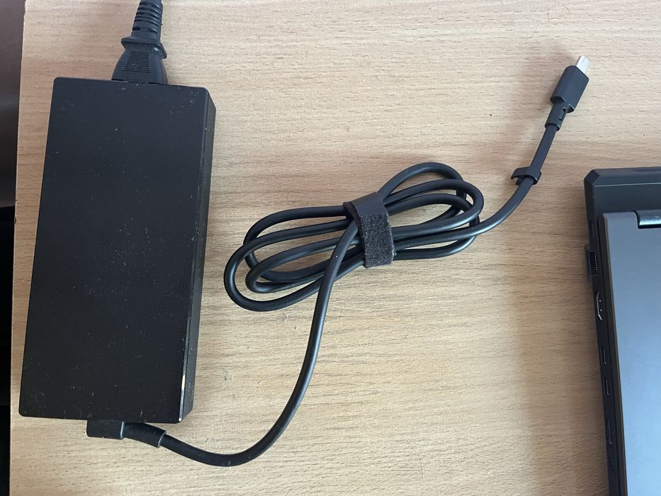 ASUS TUF Gaming A16 (RTX 5060 / Ryzen 7 / 16GB / 165Hz / Windows 11 )