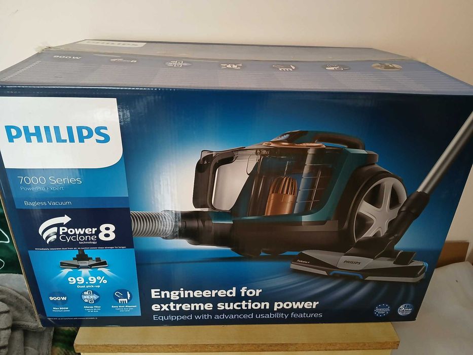 Продавам прахосмукачка PHILIPS POWERPRO 7000 SERIES