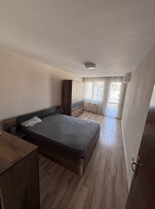 Дава се под наем Тристаен апартамент в София, Мусагеница - 80 кв.м за 867 € - Снимка #2