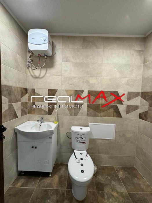 Дава се под наем Магазин в Казанлък - 216 кв.м за 550 € - Снимка #11