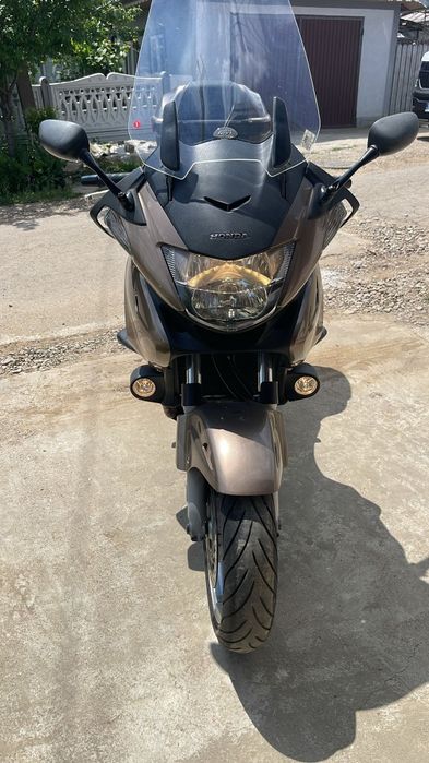 Honda Deauville NT 700 V