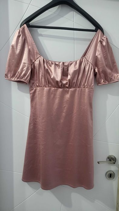 Рокля пепел от рози