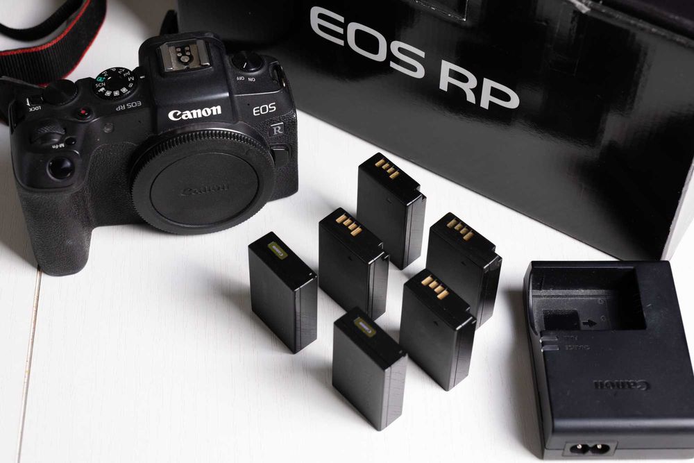 Full frame Canon RP + 6 батерии