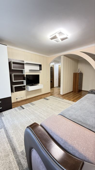 Сдам квартиру район маг. Уют