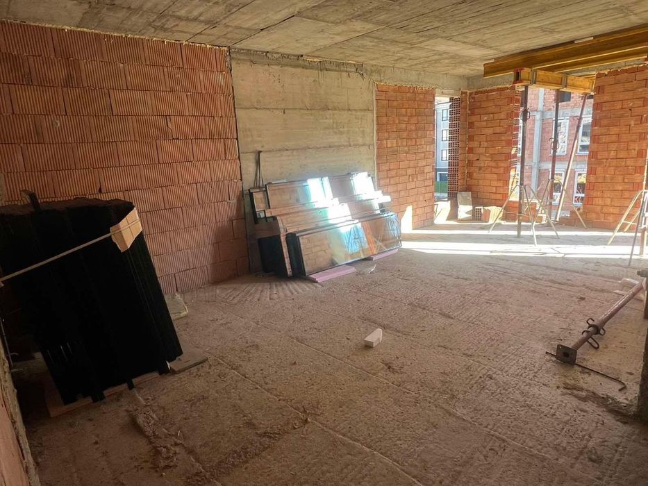 Продава се Тристаен апартамент в Пловдив, Остромила - 105 кв.м за 704 €/кв.м - Снимка #1