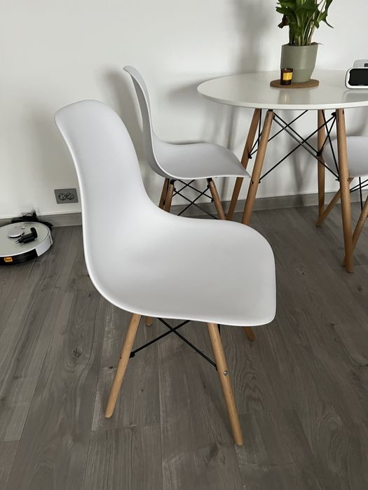 Set masa cu 4 scaune living/bucatarie ca noi