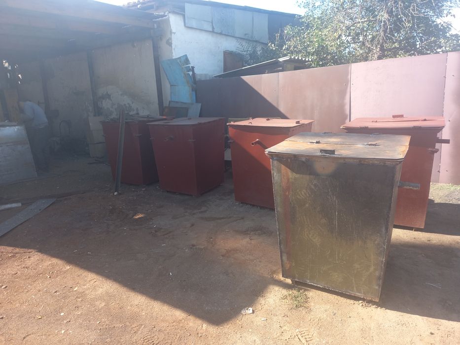 Продам срочно мусорный бак контейнер