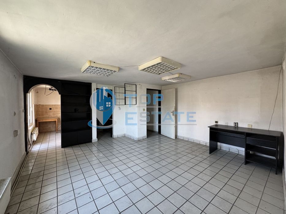 Продава се Промишлена сграда в Павликени - 660 кв.м за 79 €/кв.м - Снимка #9