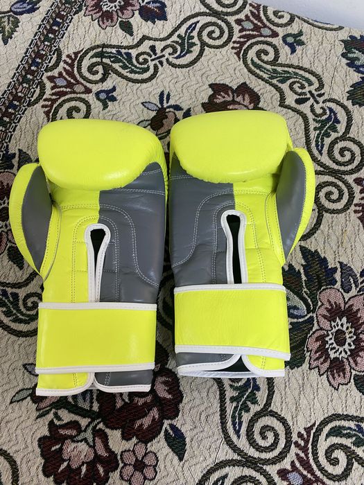 Боксерские перчатки GRANT 10унций