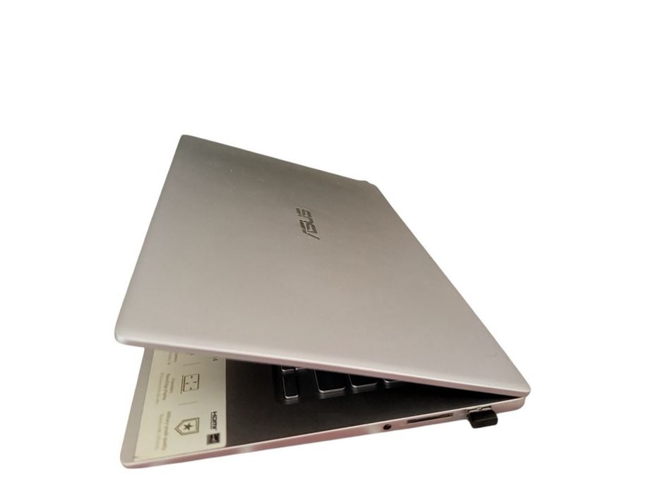 Laptop ASUS VivoBook 14 X403JA - i5 Gen 10 - subțire, rapid, elegant