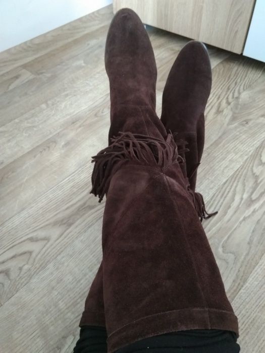 Замшевые демисезонные сапоги