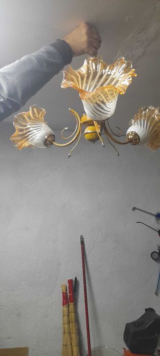 люстра потолочная, состояние нормальное