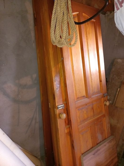 Двери деревяны целое